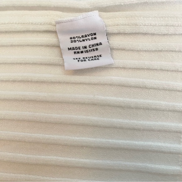 525 America Mock Turtle Neck Ribbed Short Sleeve Top Size Large Bleach White NWT - Picture 4 of 4